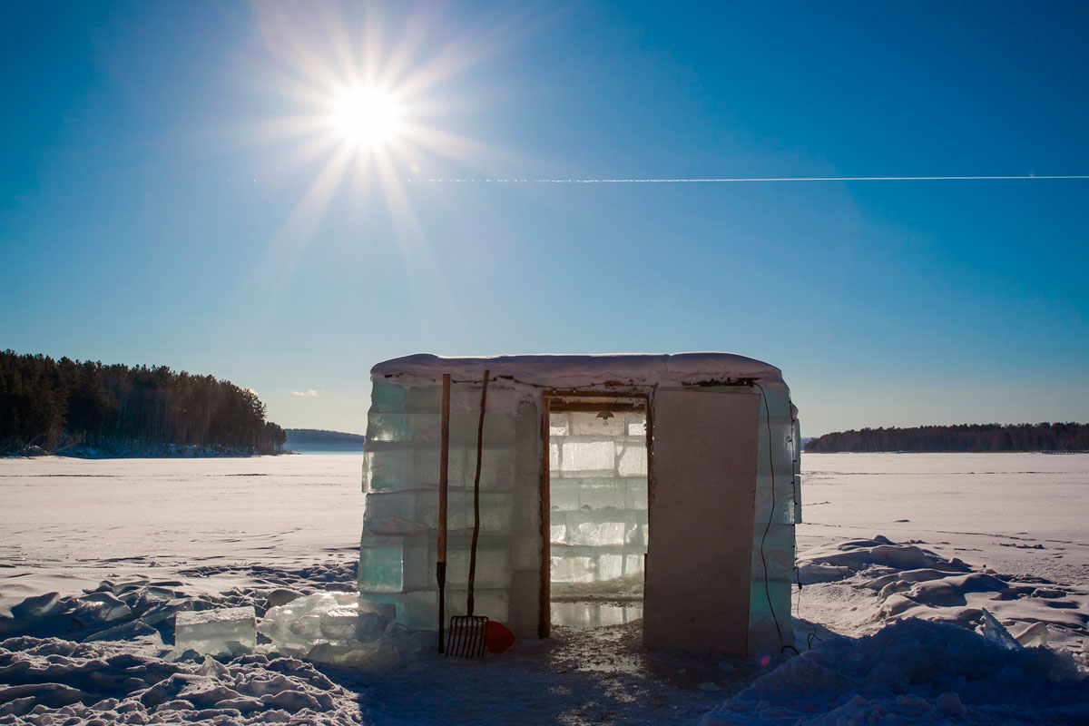 Зимняя баня на Байкале